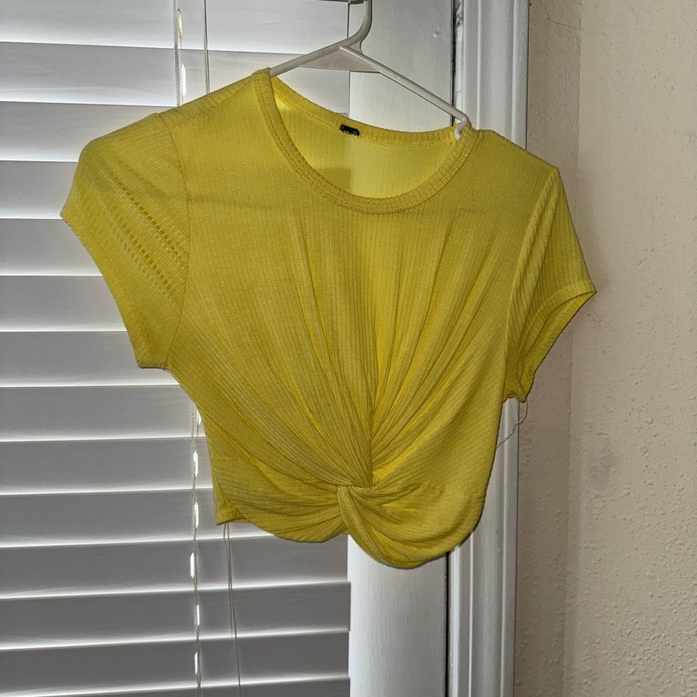 BEACHY CROP TOP